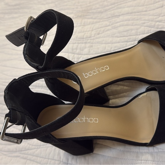 Boohoo black heel suede sandals, size 7 - Picture 3 of 3